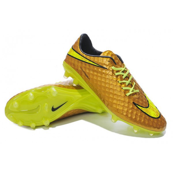 crampons hypervenom pas cher